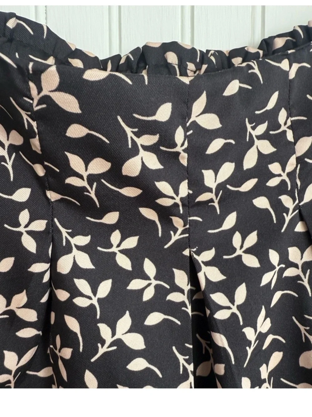 LOFT Black Skirt Size XL with Leaf Print